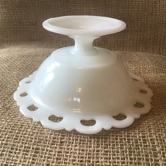 Milk Glass Lace Edge Scalloped Pedestal Bowl VTG - Picture 5 of 5